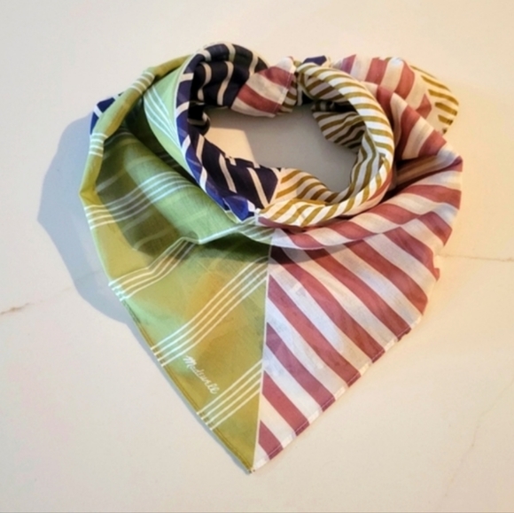 EUC Madewell Bandana in Blanched Olive - Picture 1 of 5